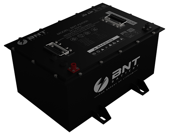 Le batterie agli ioni di litio per carrelli elevatori hanno un ciclo di vita 4 volte più lungo, sono il 30% più efficienti dal punto di vista energetico, non emettono fumi o CO2 e non c'è rischio di fuoriuscite di acido. Le batterie al piombo richiedono 8 ore per caricarsi e altre 8 ore per raffreddare.Una batteria per carrelli elevatori agli ioni di litio può caricarsi completamente in meno di un'ora, o almeno sfruttare in modo più efficiente l'opportunità di ricarica durante le pause, rendendo gli ioni di litio la scelta ideale per le operazioni su più turni.Le batterie al litio BNT durano fino a quattro volte di più, quindi le acquisterai meno spesso.